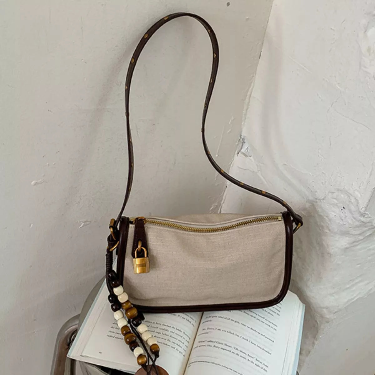 Vintage Lock Detail Shoulder Bag - Lilixa.store