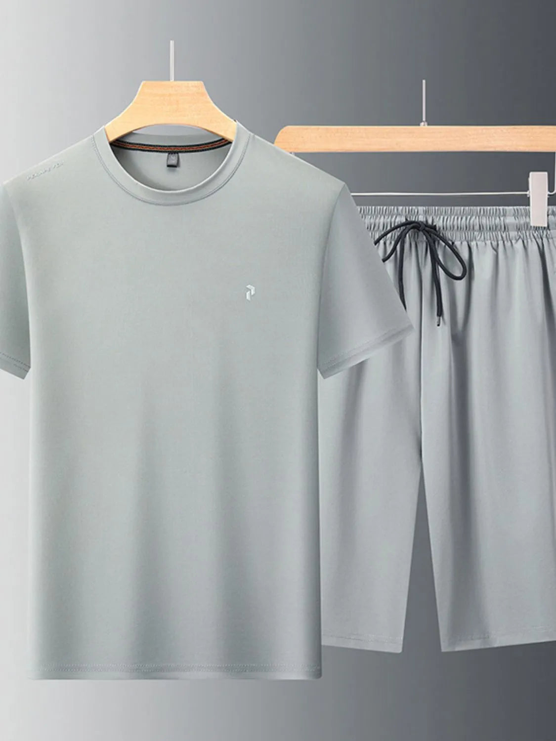 Men's Plus Size Round Neck Short Sleeve Top and Shorts Set in Gray