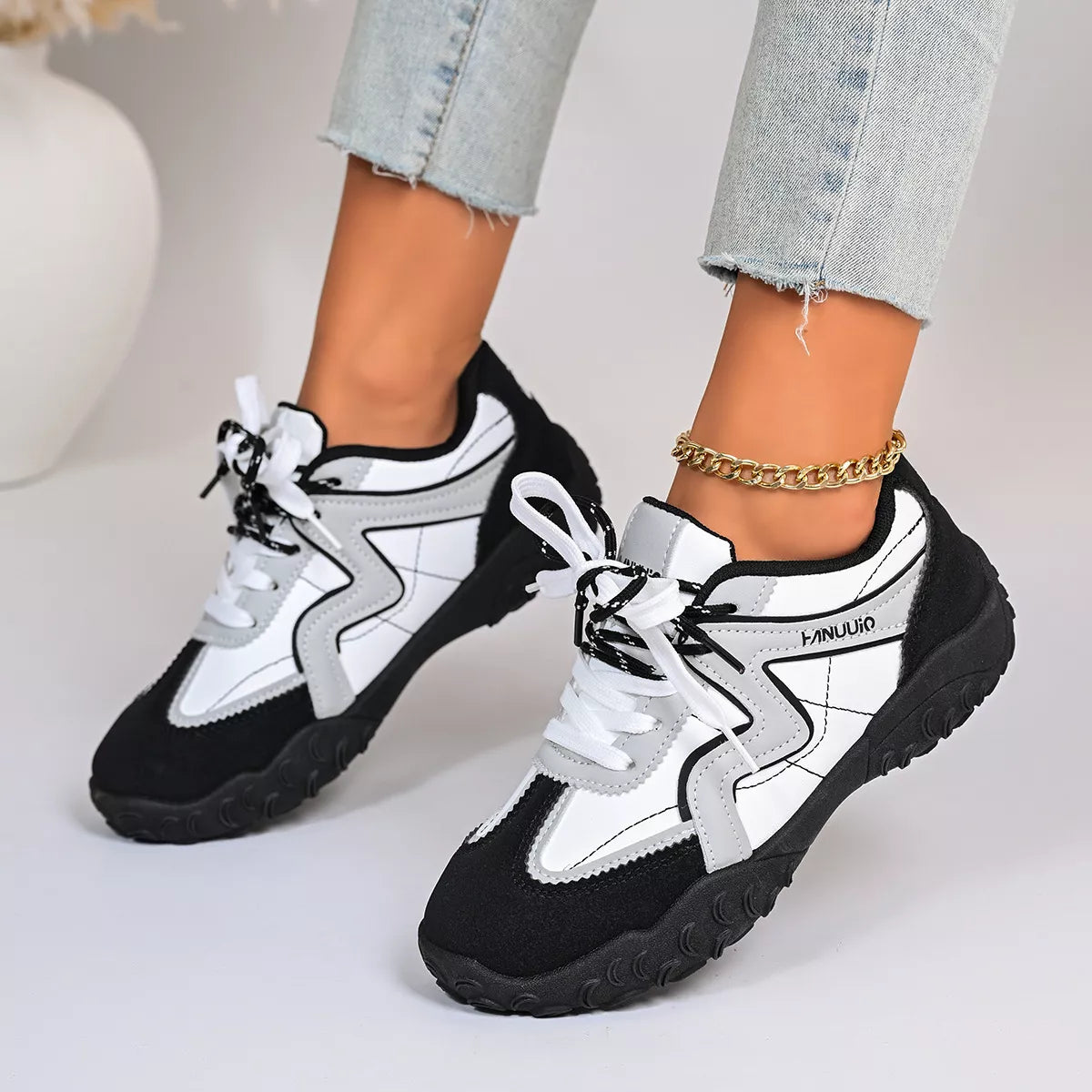 Round Toe Lace Up Sneakers - Lilixa.store