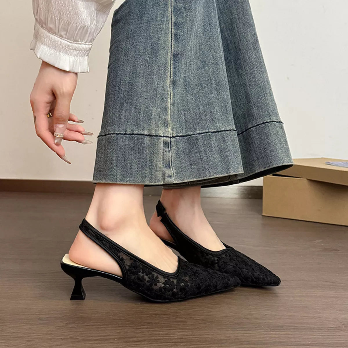 Lace Pointed-Toe Slingback Pumps - Lilixa.store