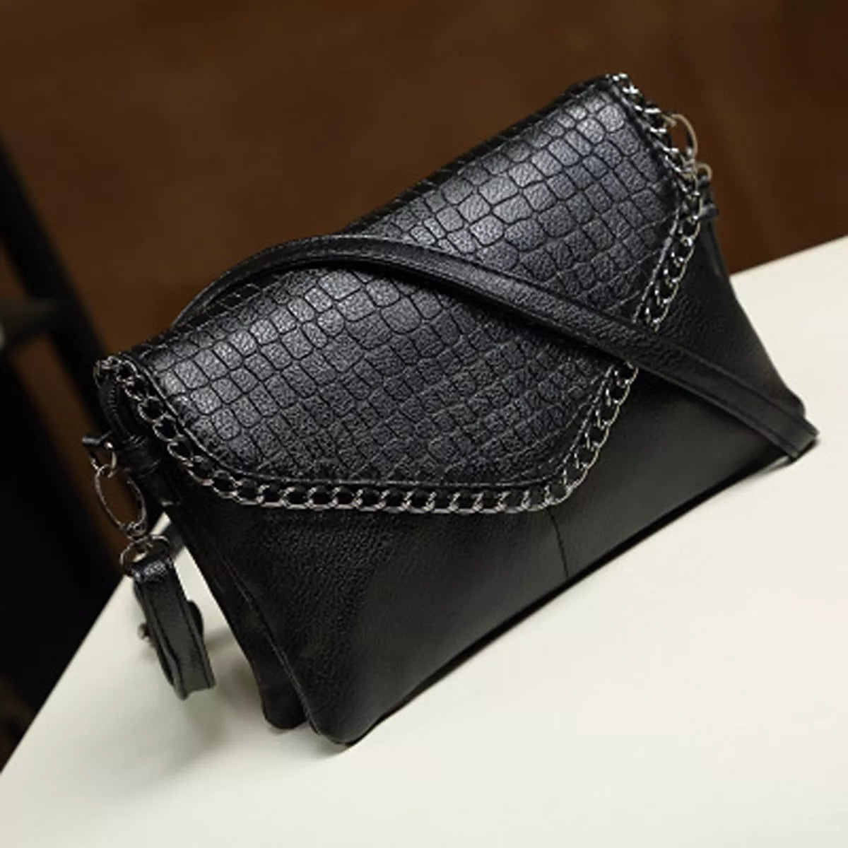 Crocodile Pattern Envelope Crossbody Bag
