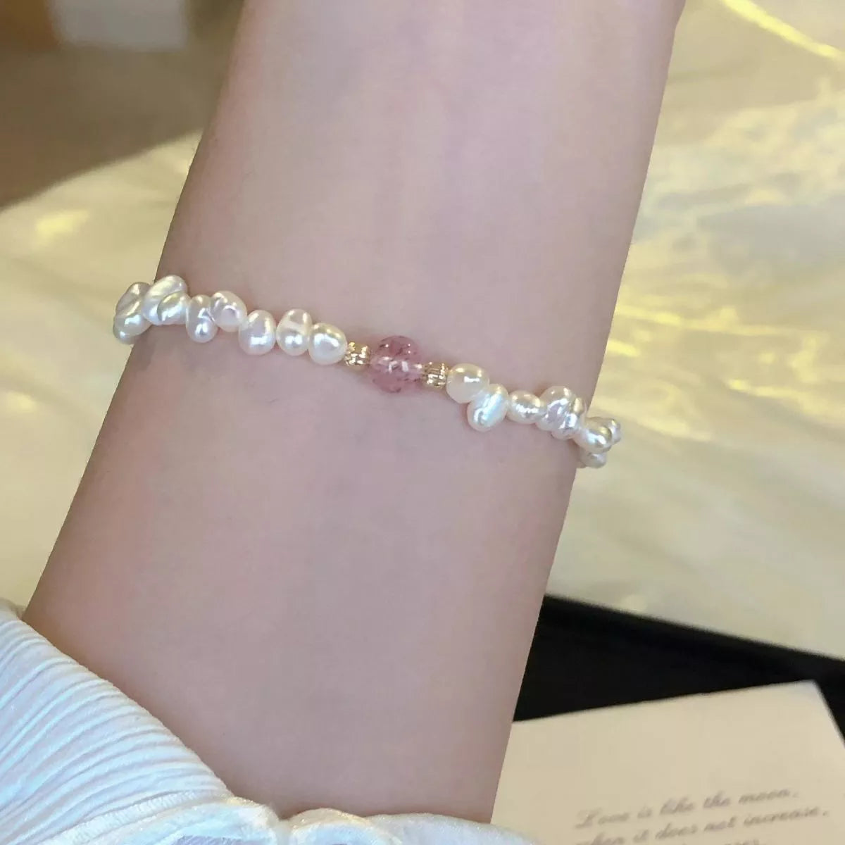 Pearl & Crystal Bracelet - Lilixa.store