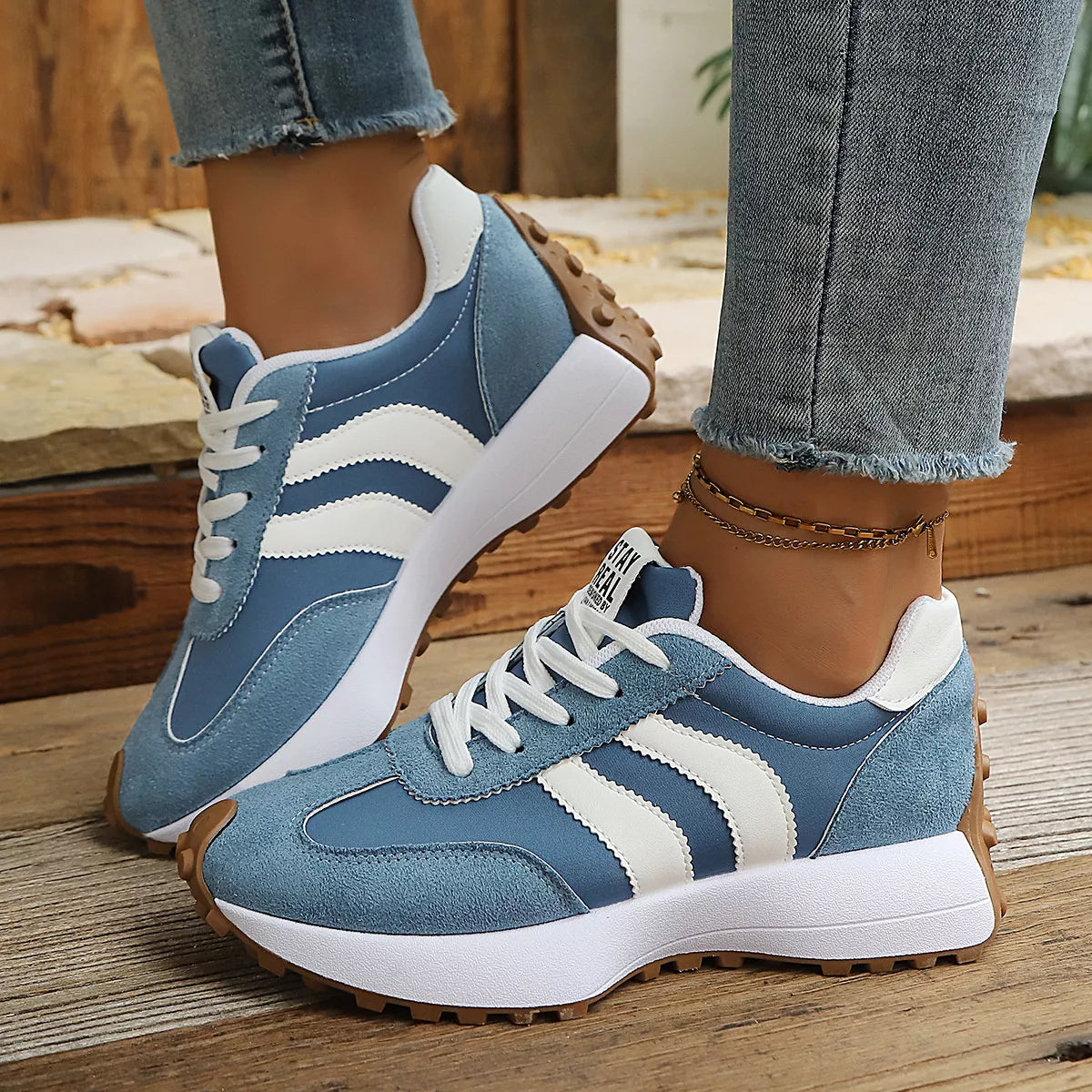 Round Toe Lace Up Sneakers - Lilixa.store
