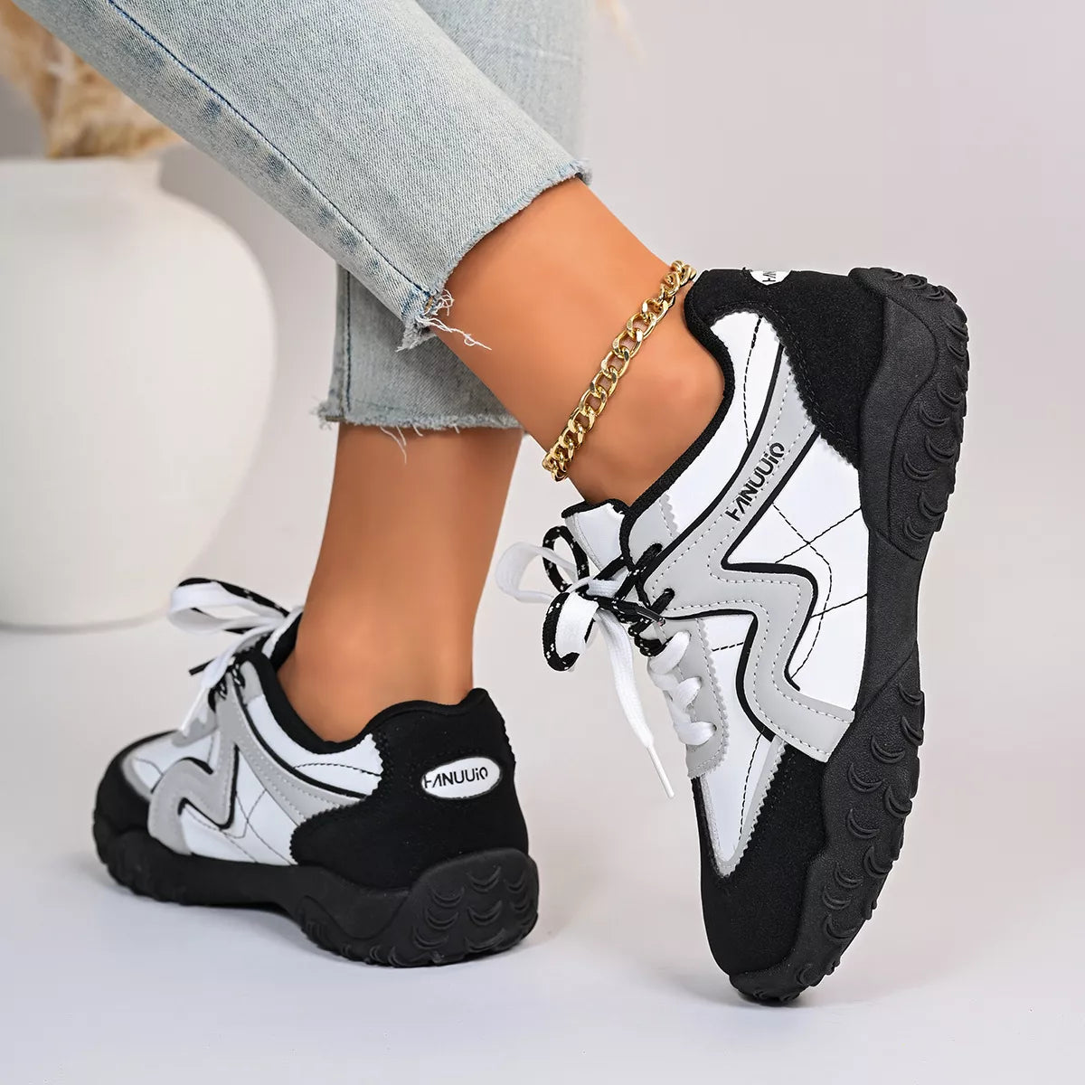 Round Toe Lace Up Sneakers - Lilixa.store
