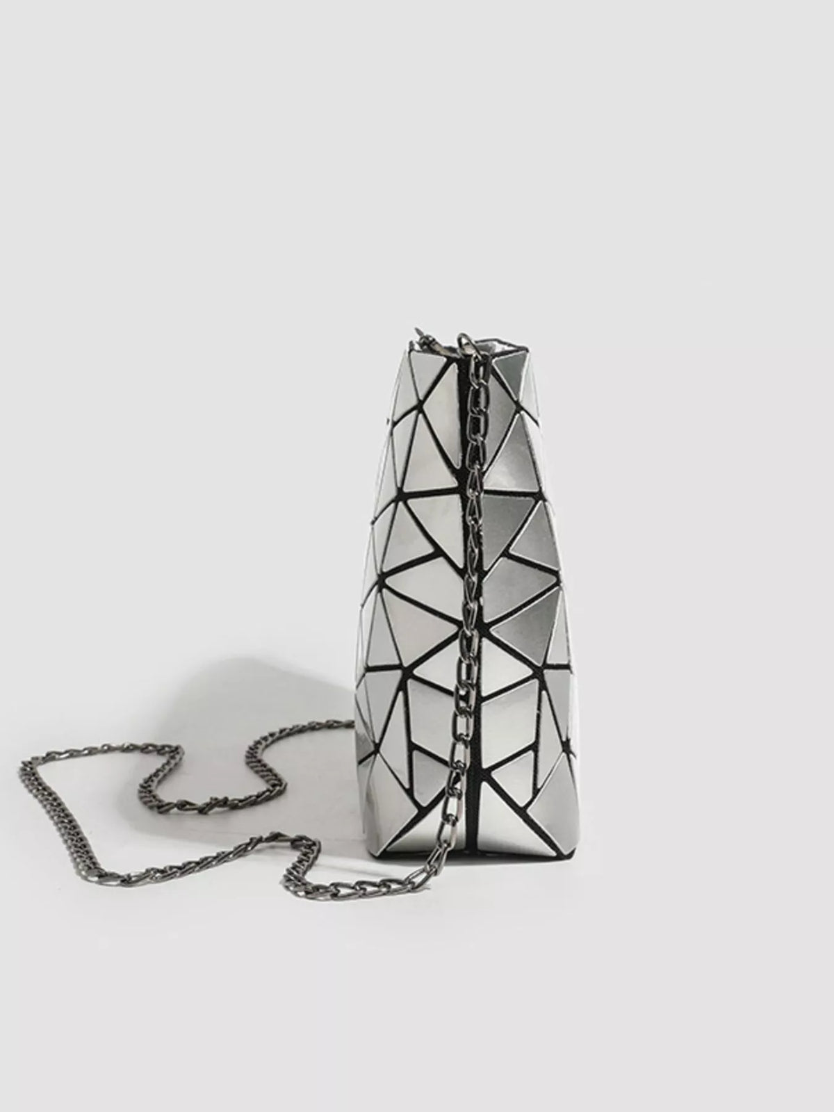 Geometric Metallic Crossbody Bag with Chain Strap