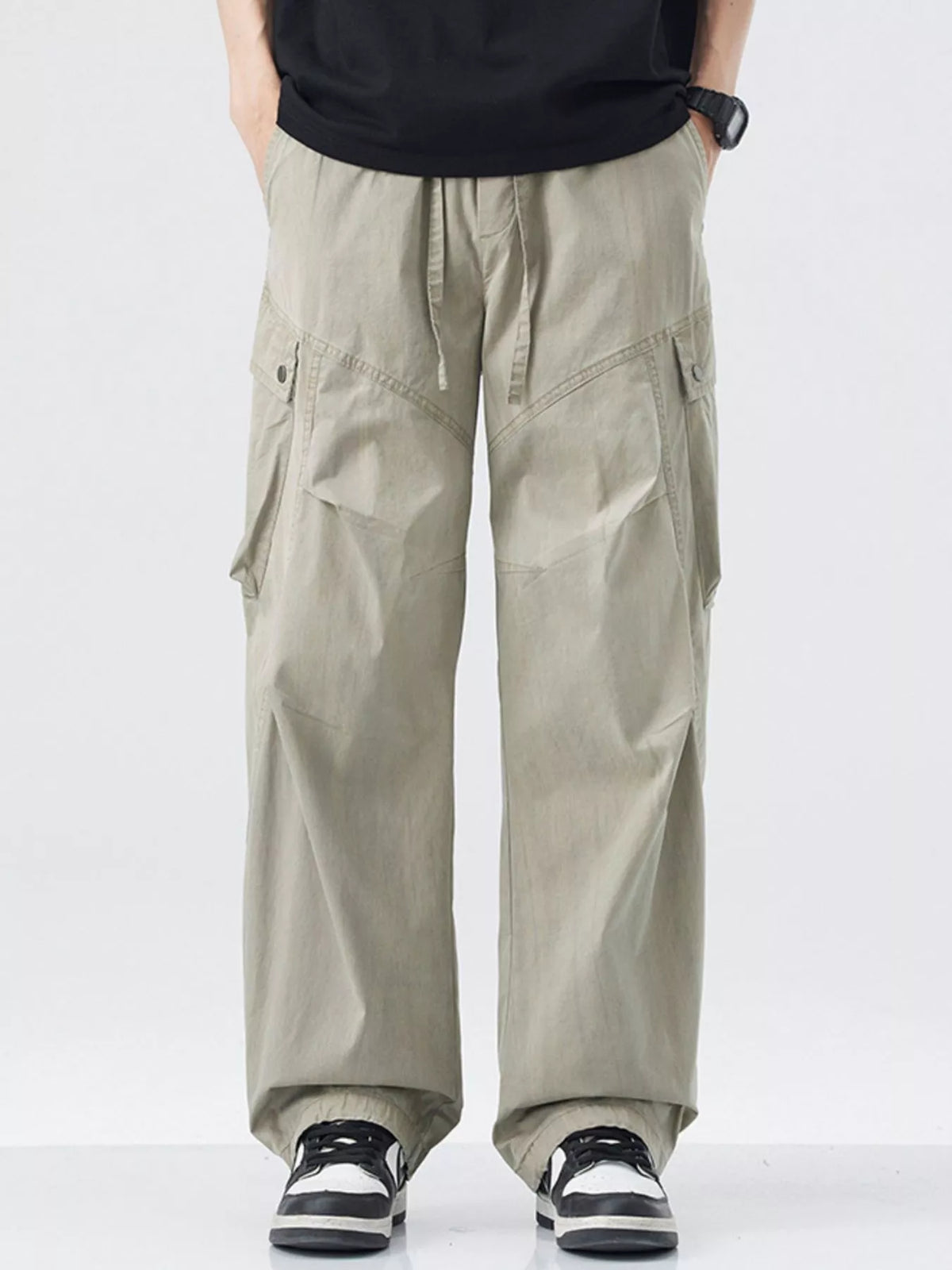 Men's Loose Fit Cargo Pants in Khaki