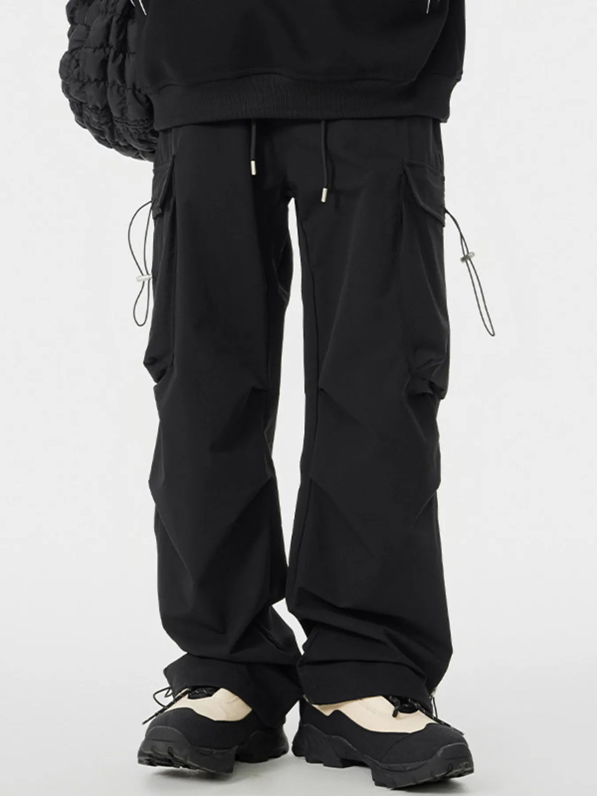 Men's Loose Fit Cargo Pants in Black