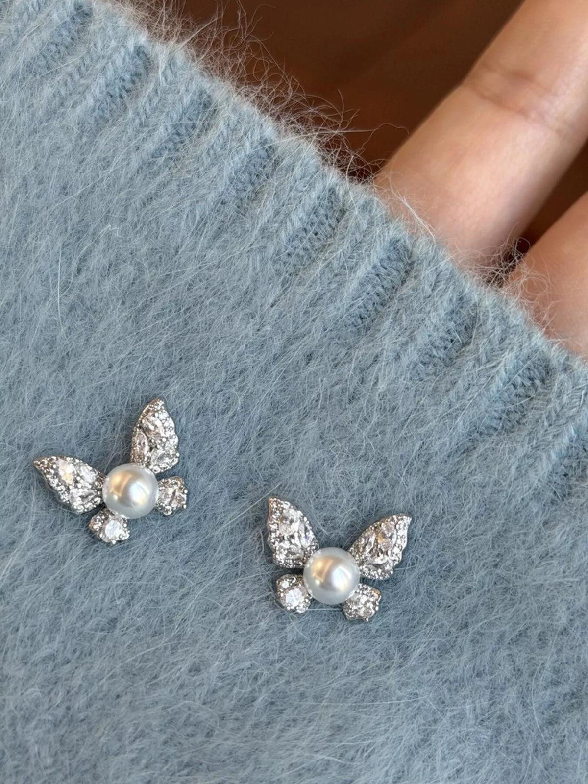 Butterfly Pearl Stud Earrings - Lilixa.store