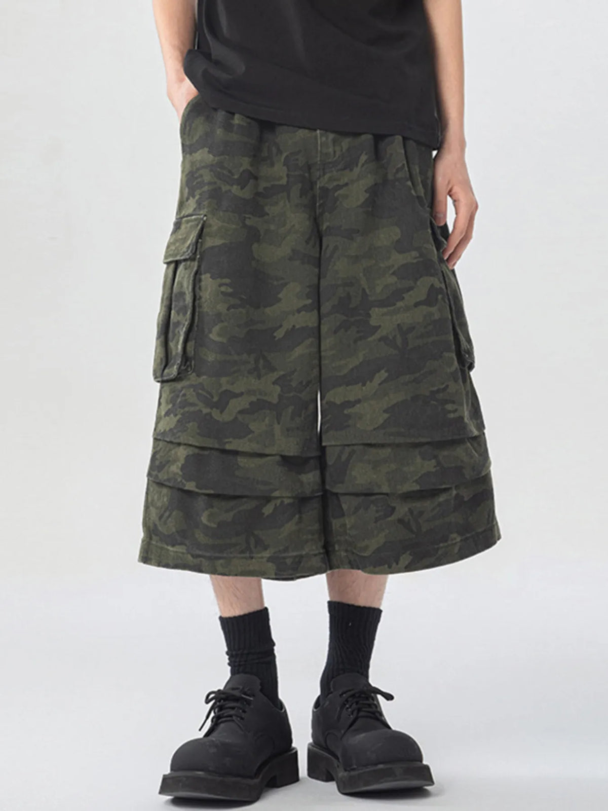Men's Urban Camo Wide Leg Cargo Pants in Camouflage Green
