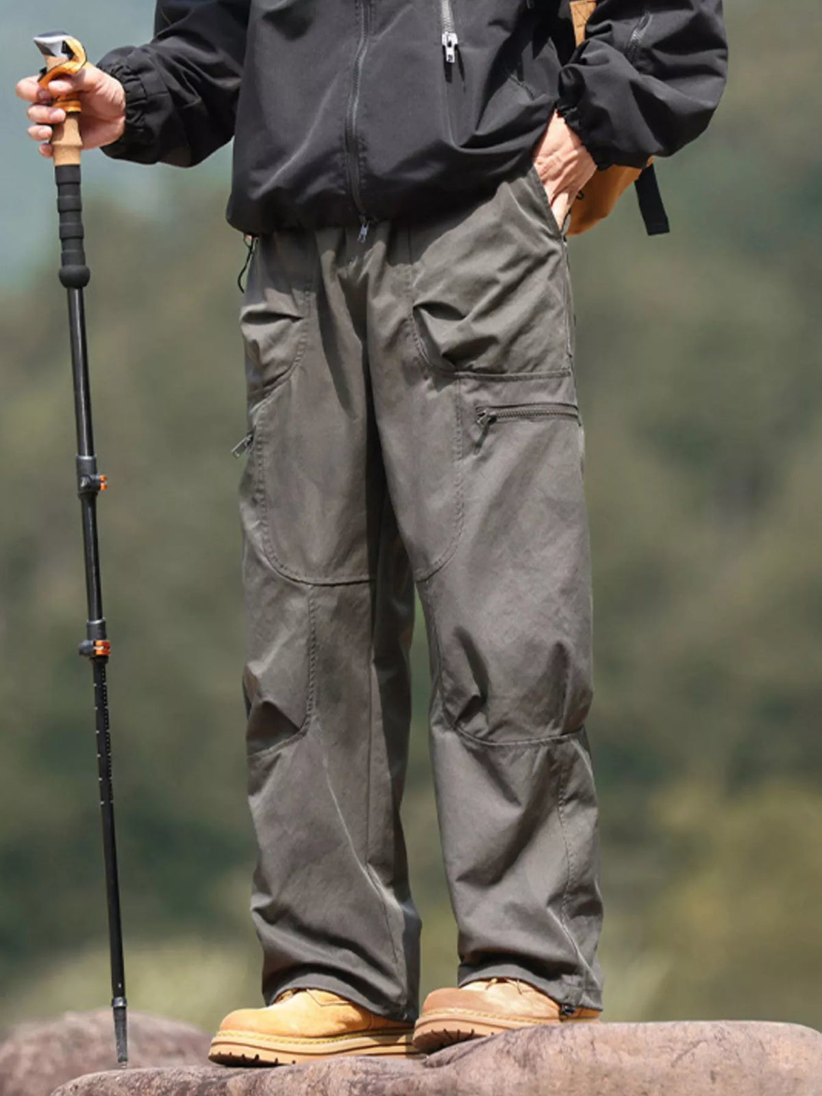 Men's Plus Size Relaxed Fit Cargo Pants in Military Green