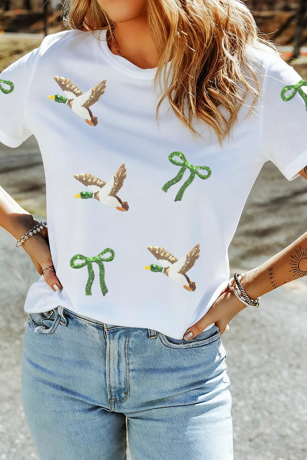 Full Size Sequin Mallard Bow Round Neck Graphic T Shirt Plus Size in White, view 2