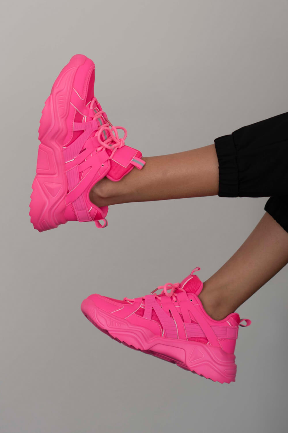 Berness Running Late Chunky Sole Athletic Sneakers in Hot Pink - Lilixa.store