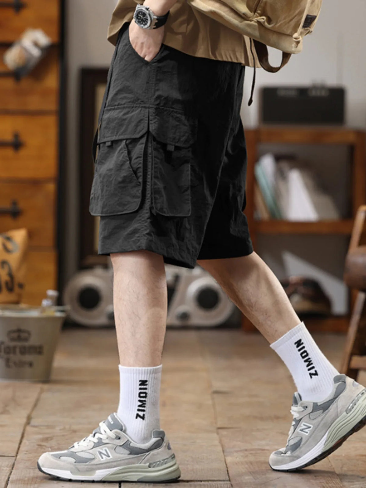 Men's Full Size Multi-Pocket Relaxed Fit Cargo Shorts Plus Size in Black