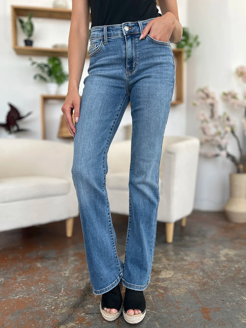 Judy Blue Full Size Mid-Rise Waist Straight Jeans Plus Size - Lilixa.store