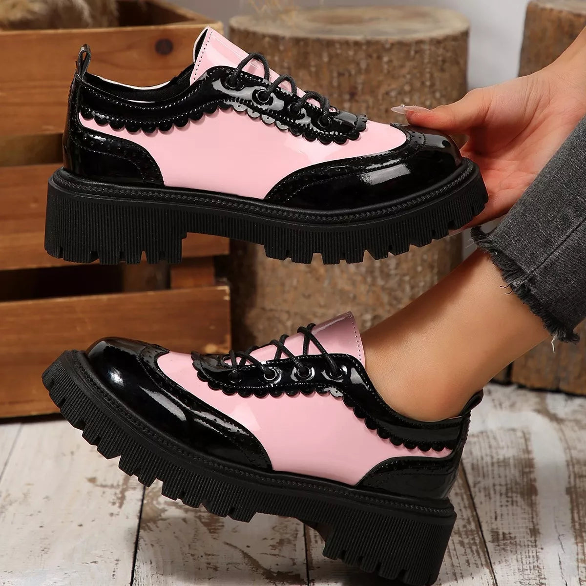 Round Toe Lace Up Sneakers - Lilixa.store
