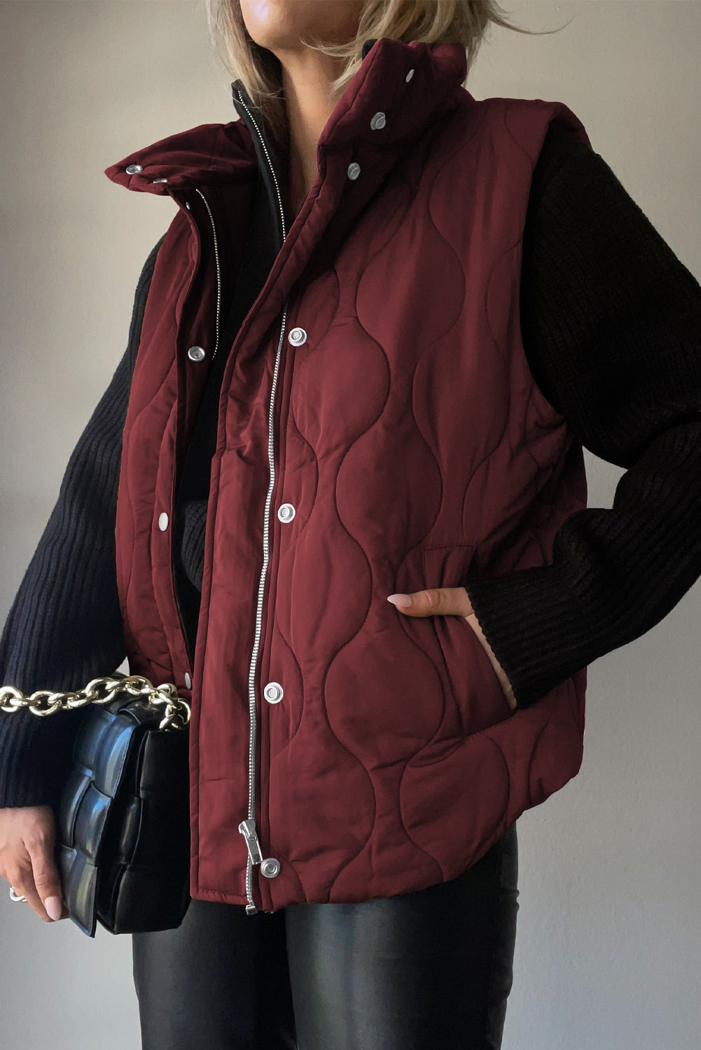 Collared Neck Vest with Pockets in Wine