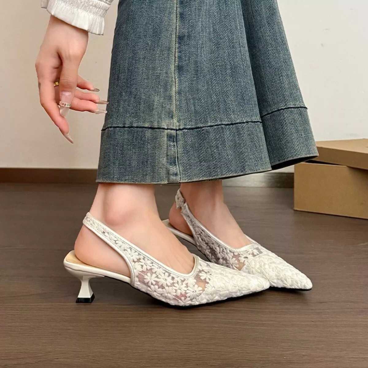 Lace Pointed-Toe Slingback Pumps - Lilixa.store