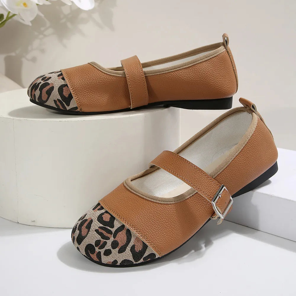 Round Toe Flats Loafers in Brown