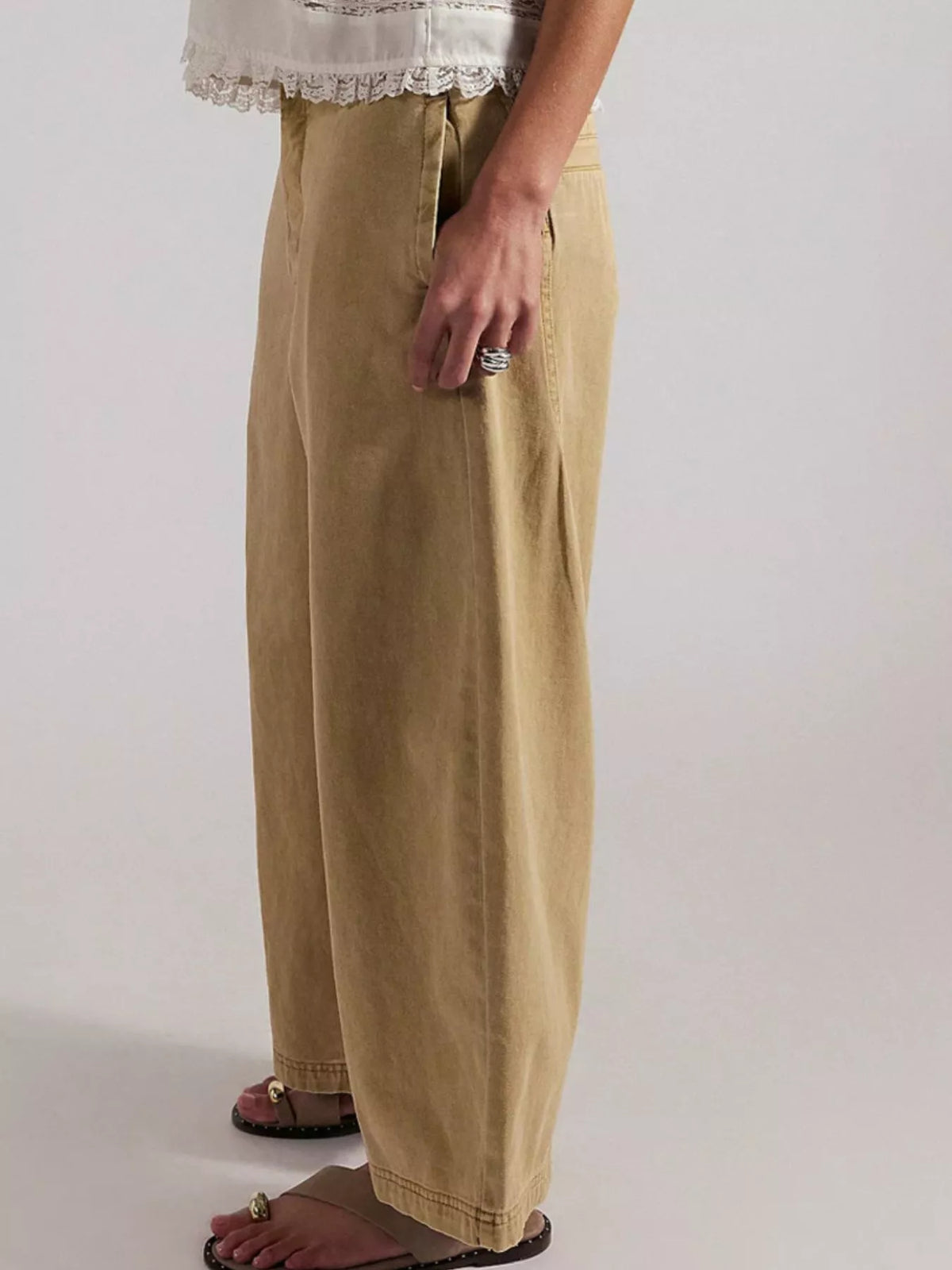 Wide-Leg Cropped Jeans