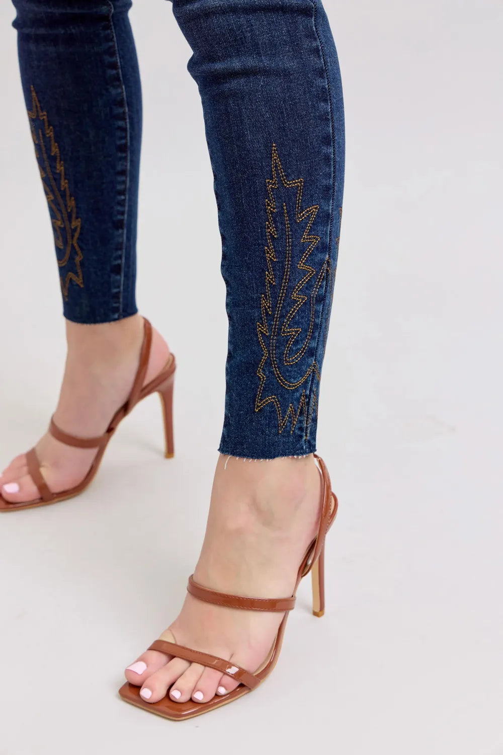 Judy Blue Full Size Embroidered High Rise Skinny Jeans Plus Size - Lilixa.store