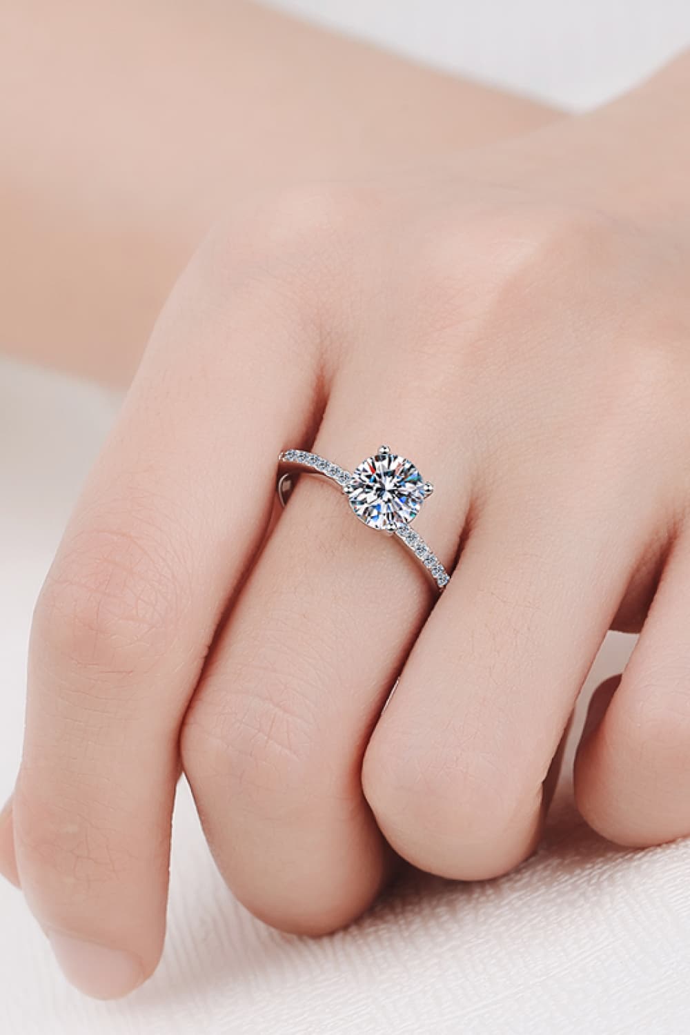 1 Carat Moissanite Rhodium-Plated Side Stone Ring - Lilixa.store