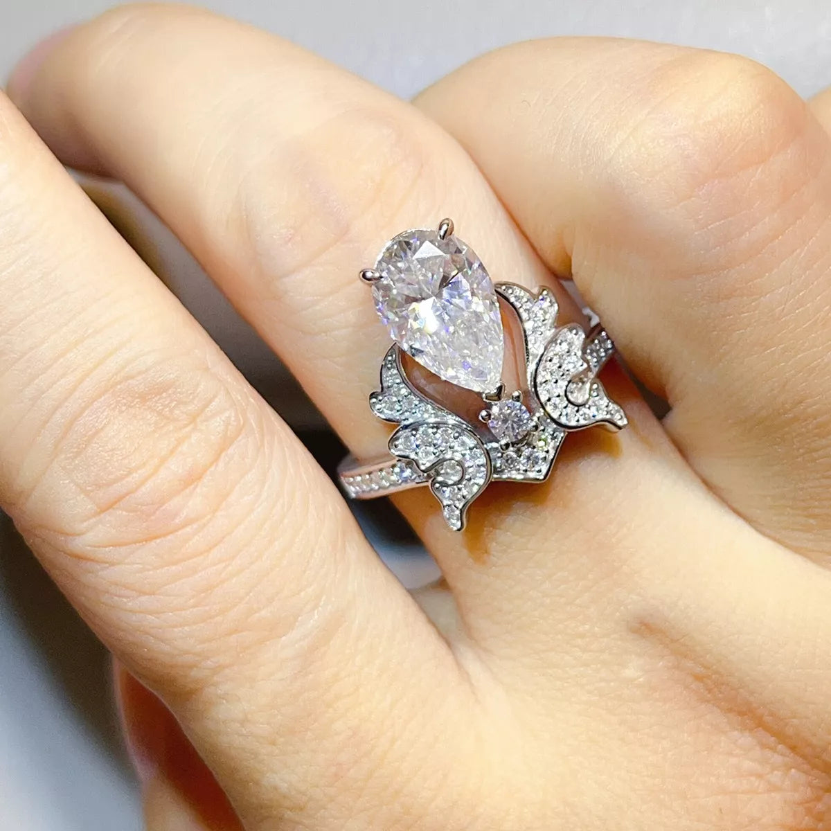 5 Carat 925 Sterling Silver Moissanite Teardrop Ring - Lilixa.store
