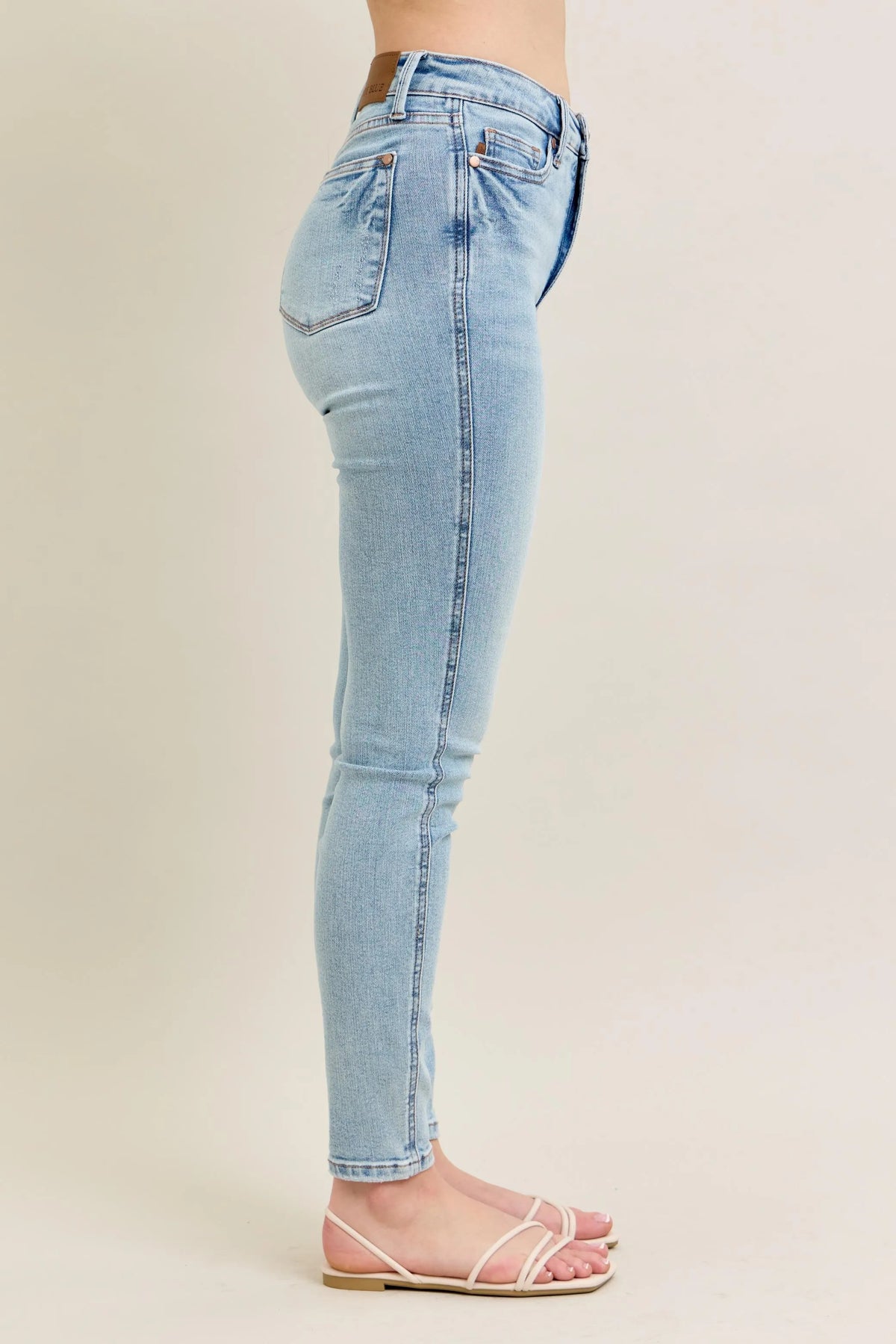 Judy Blue Full Size Mr Tummy Control Vintage Wash Skinny Jeans Plus Size - Lilixa.store