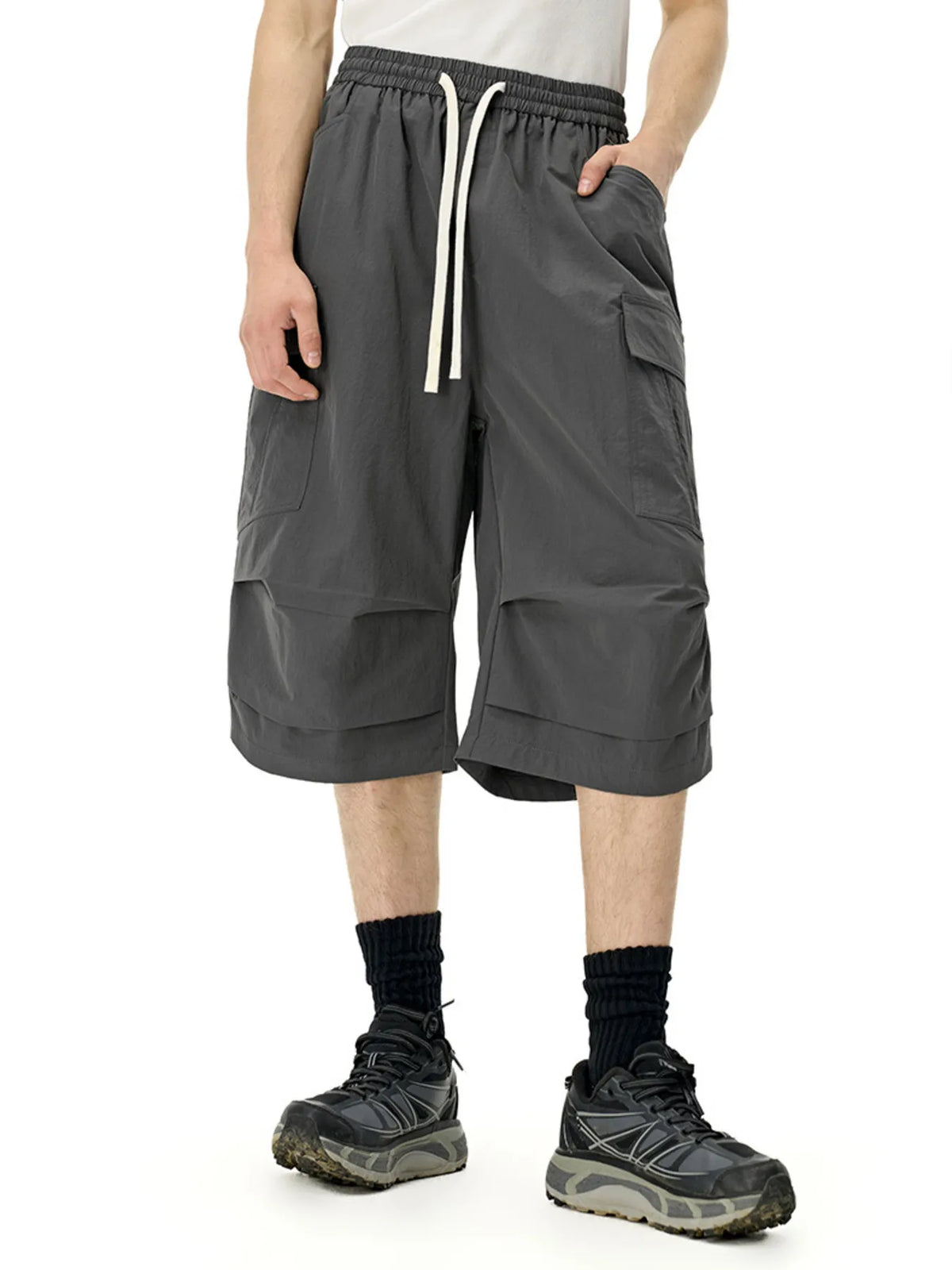 Men's Loose-Fit Cargo Shorts in Dark Gray