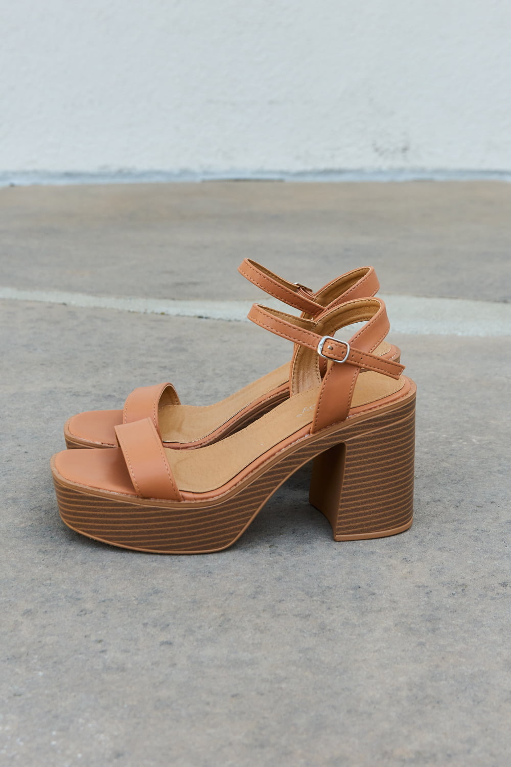 Weeboo Feel It Platform Heel Sandals - Lilixa.store