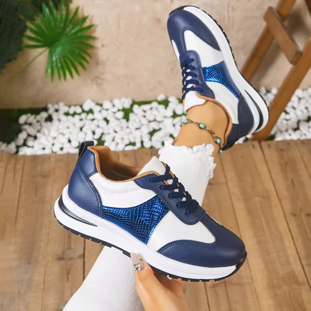 Round Toe Lace Up Sneakers - Lilixa.store