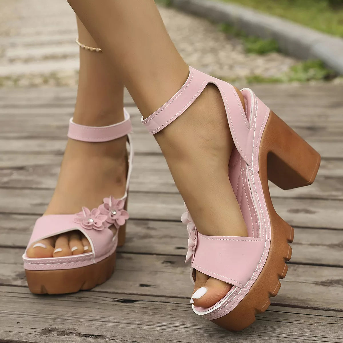 Open Toe Block Heels Sandals in Pink