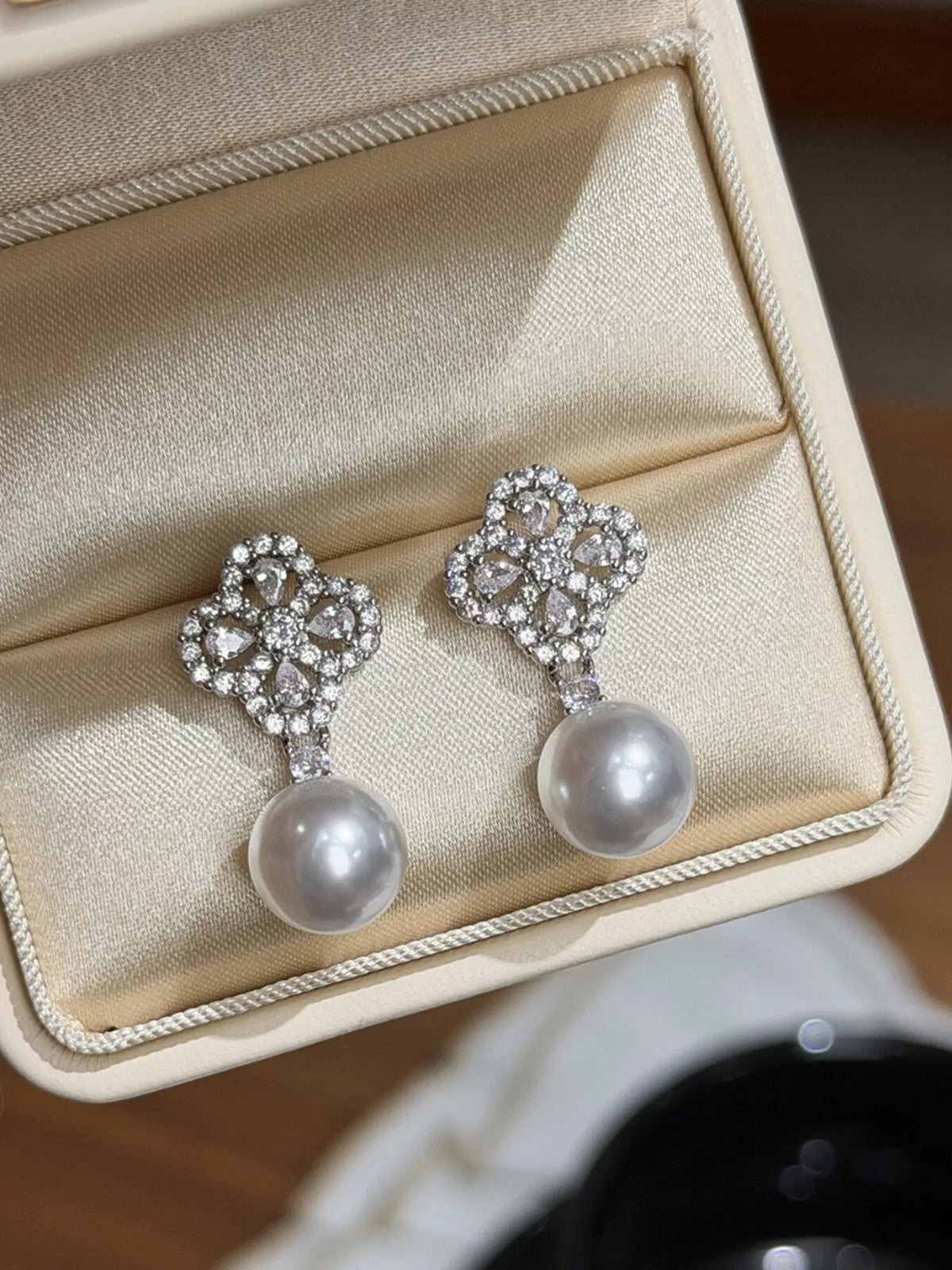 Zircon Four Leaf Clover Pearl Drop Earrings - Lilixa.store