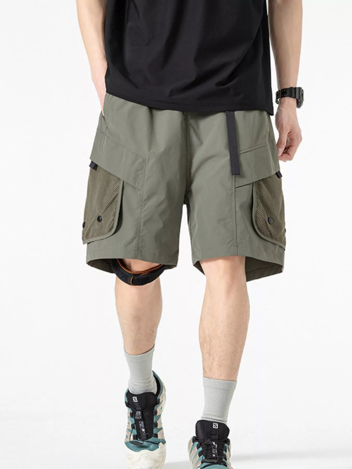 Men's Multi-Pocket Quick-Dry Cargo Shorts in Cloud Gray, view 9