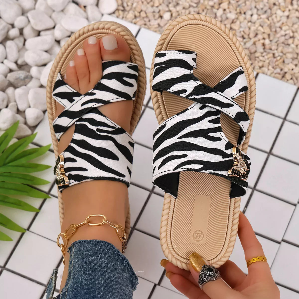 Toe Loop Flats Sandals
