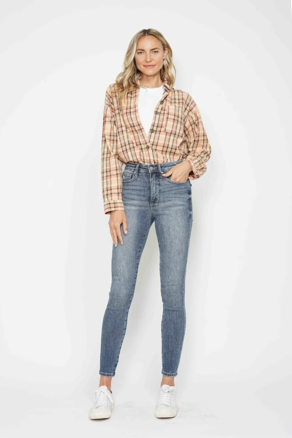 Judy Blue Full Size Tummy Control Contrast Wash Skinny Jeans - Lilixa.store
