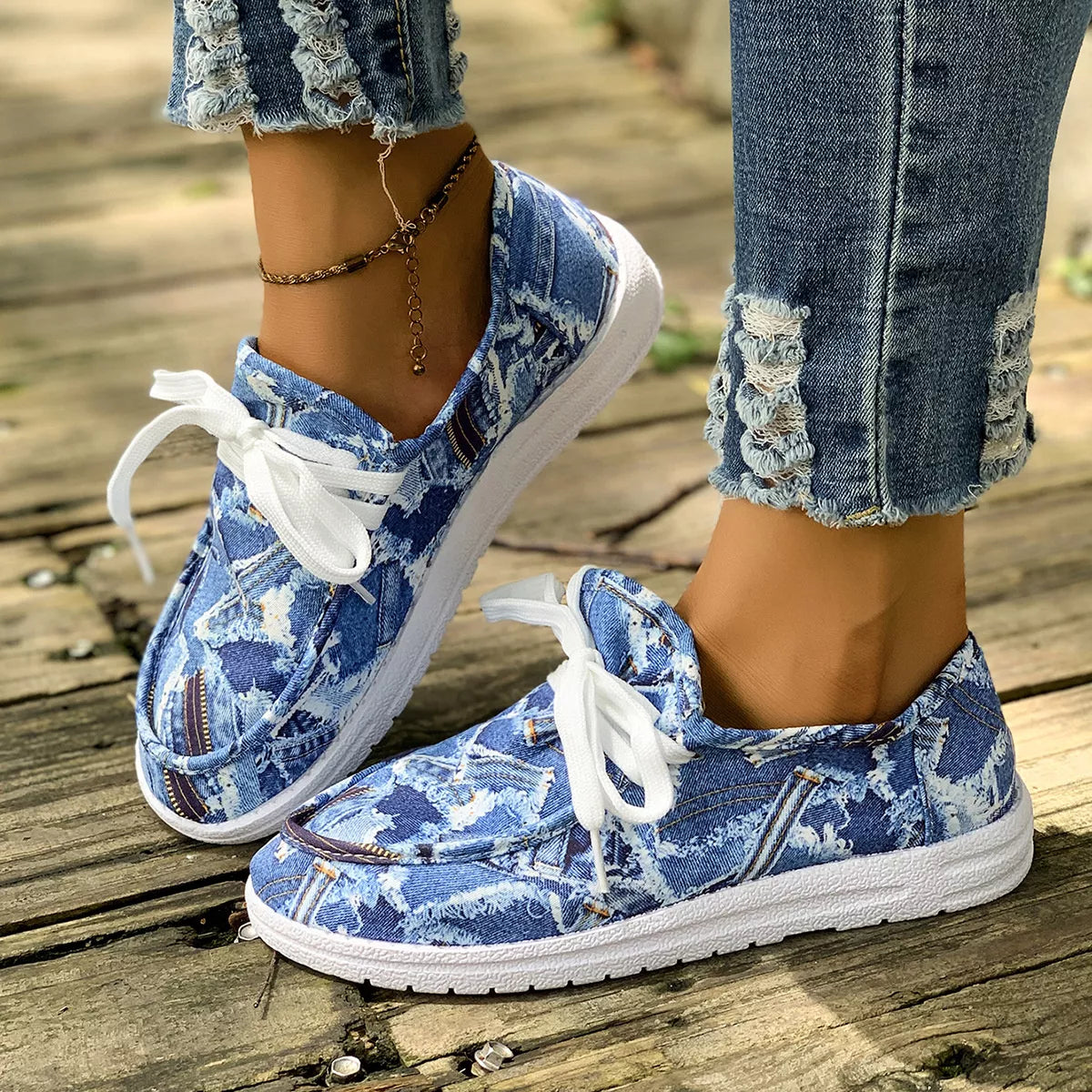 Round Toe Lace Up Sneakers - Lilixa.store