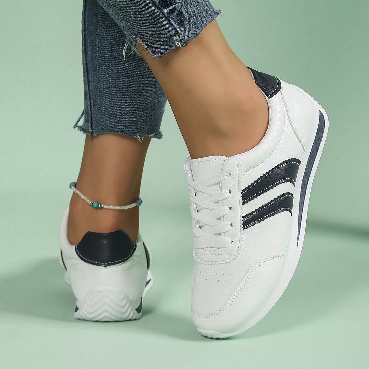 Round Toe Lace Up Sneakers - Lilixa.store