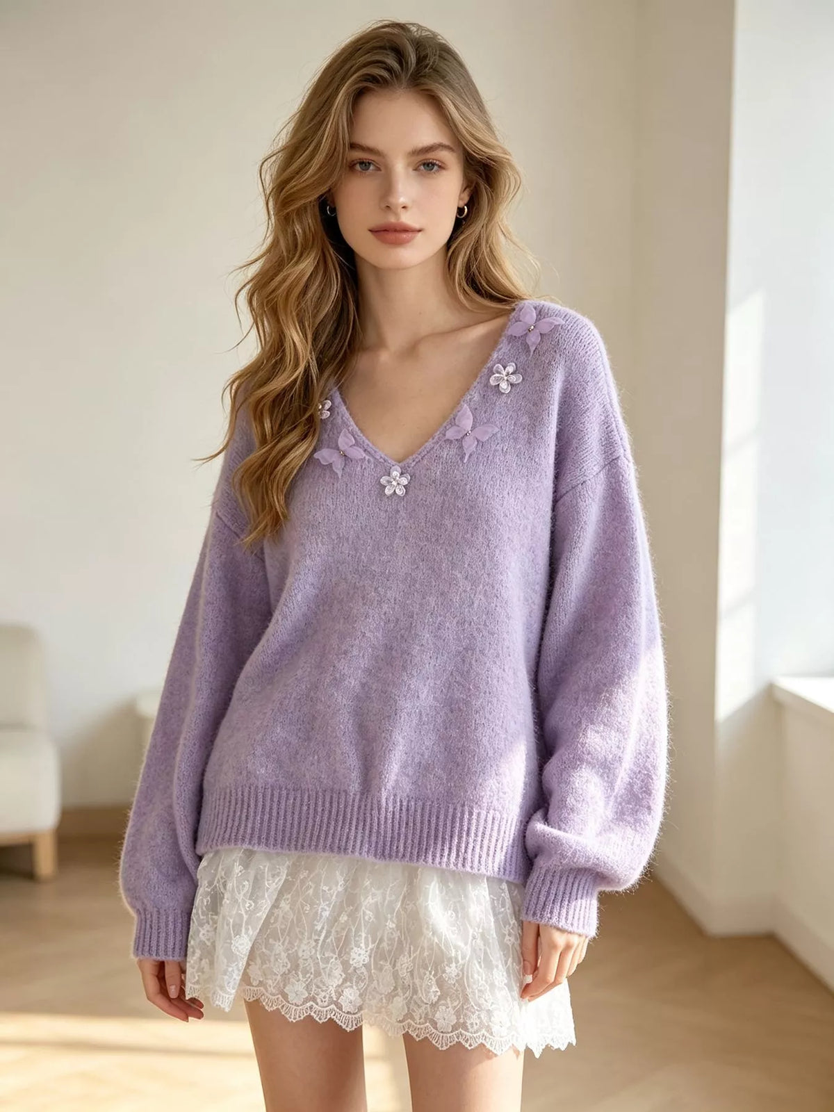 V-Neck Floral Applique Lace Hem Sweater in Purple