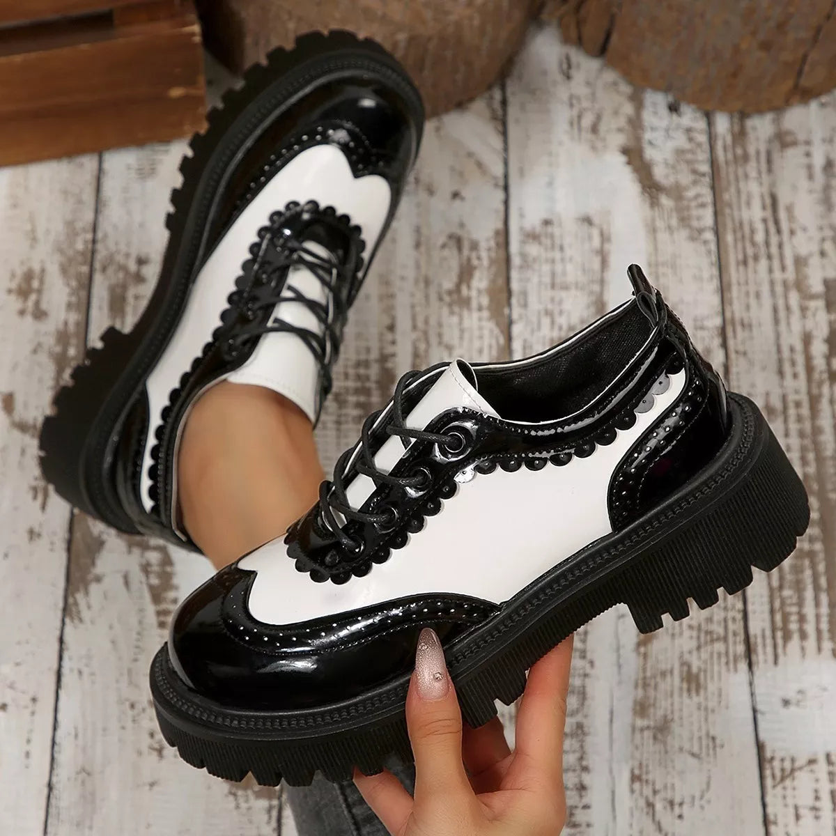 Round Toe Lace Up Sneakers - Lilixa.store