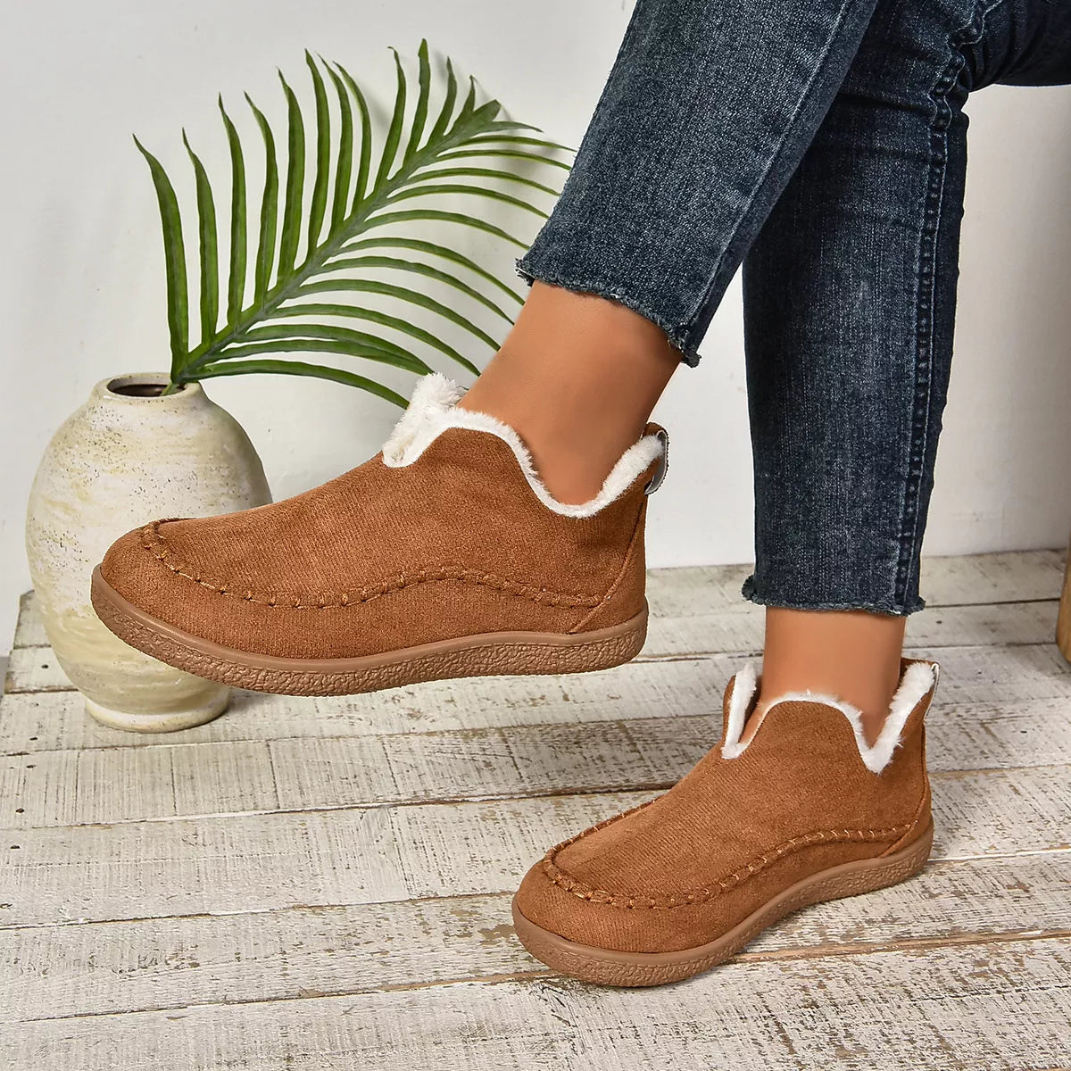 Round Toe Plush Lined Shoes - Lilixa.store