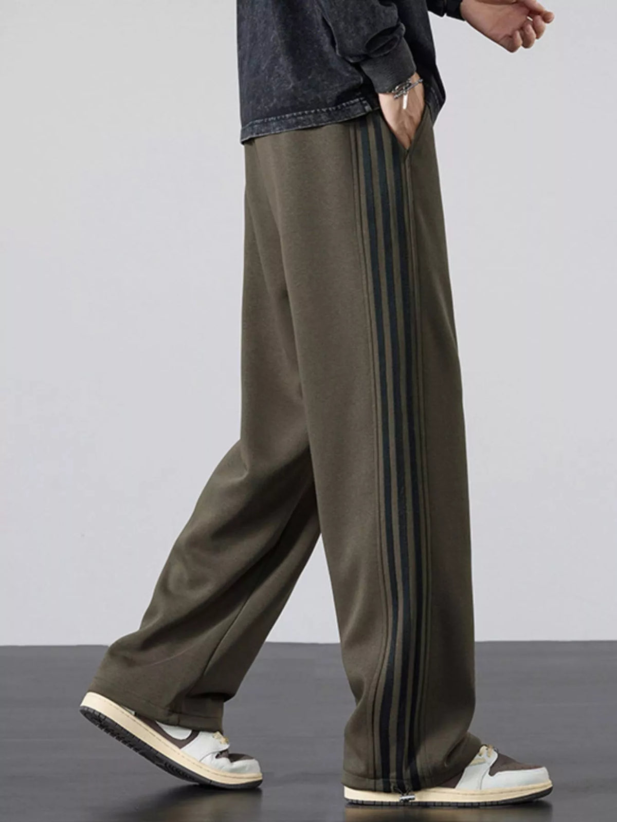 Men's Plus Size Casual Striped Wide Leg Sweatpants, view 2