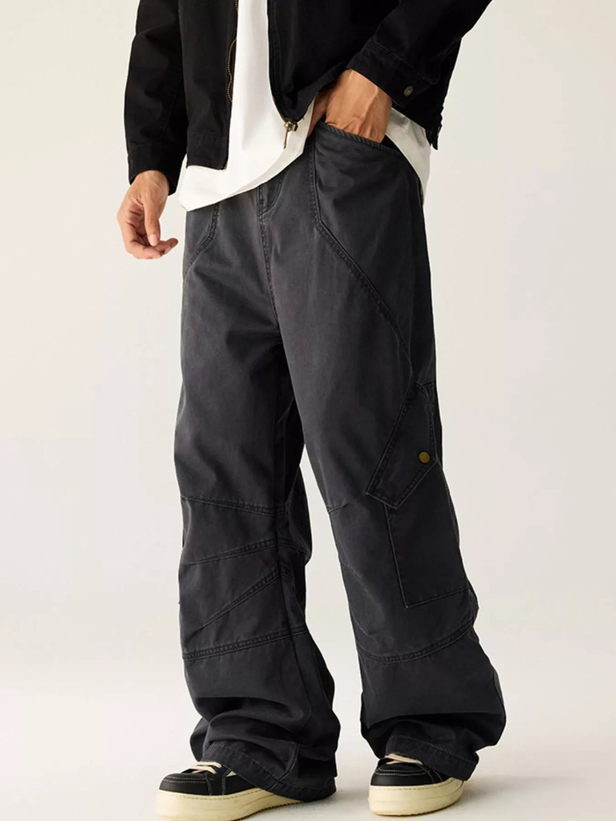 Men's Wide Leg Cargo Pants in Dark Gray