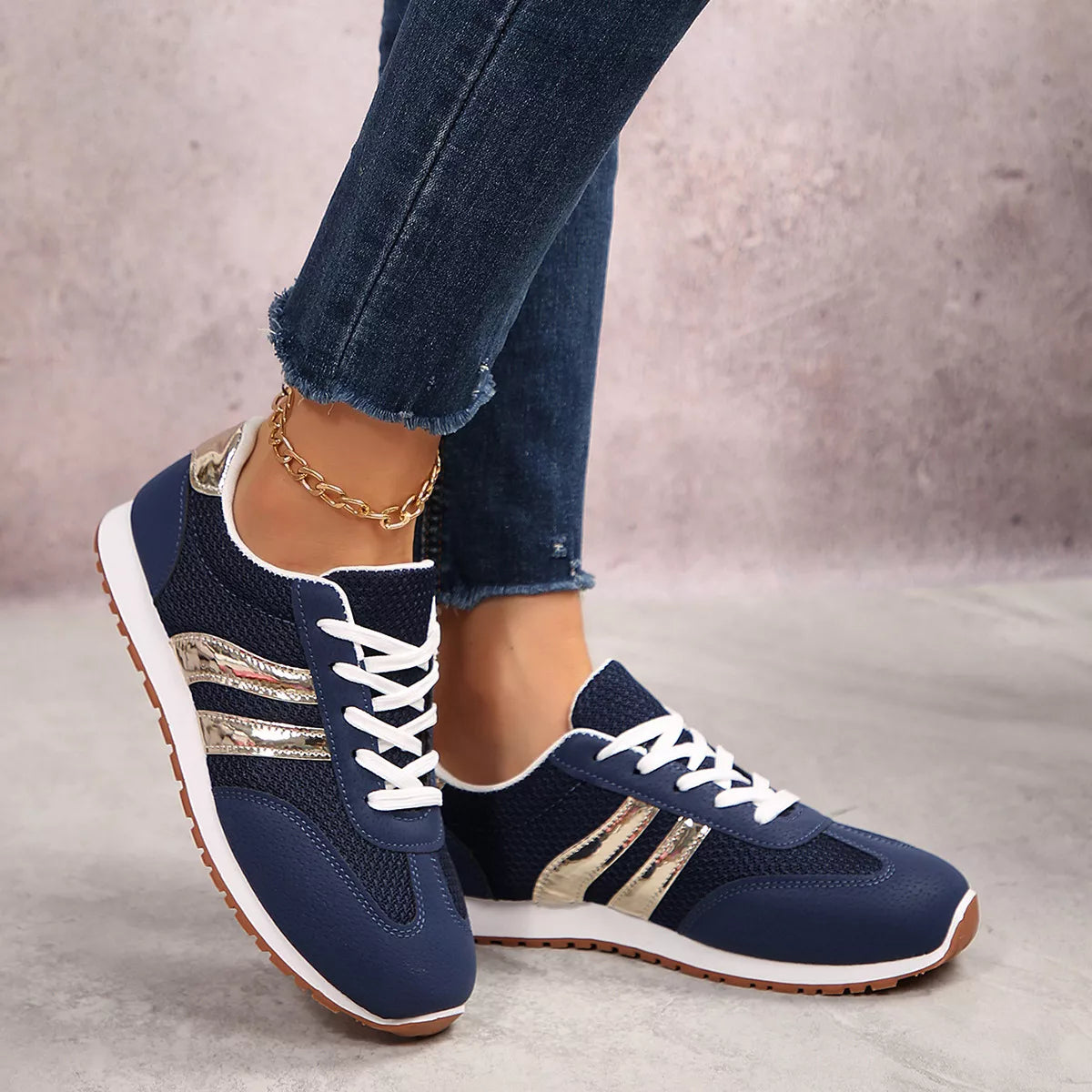 Round Toe Lace Up Sneakers - Lilixa.store