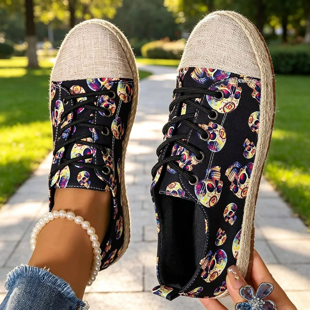 Lace-Up Flat Round-Toe Breathable Sneakers