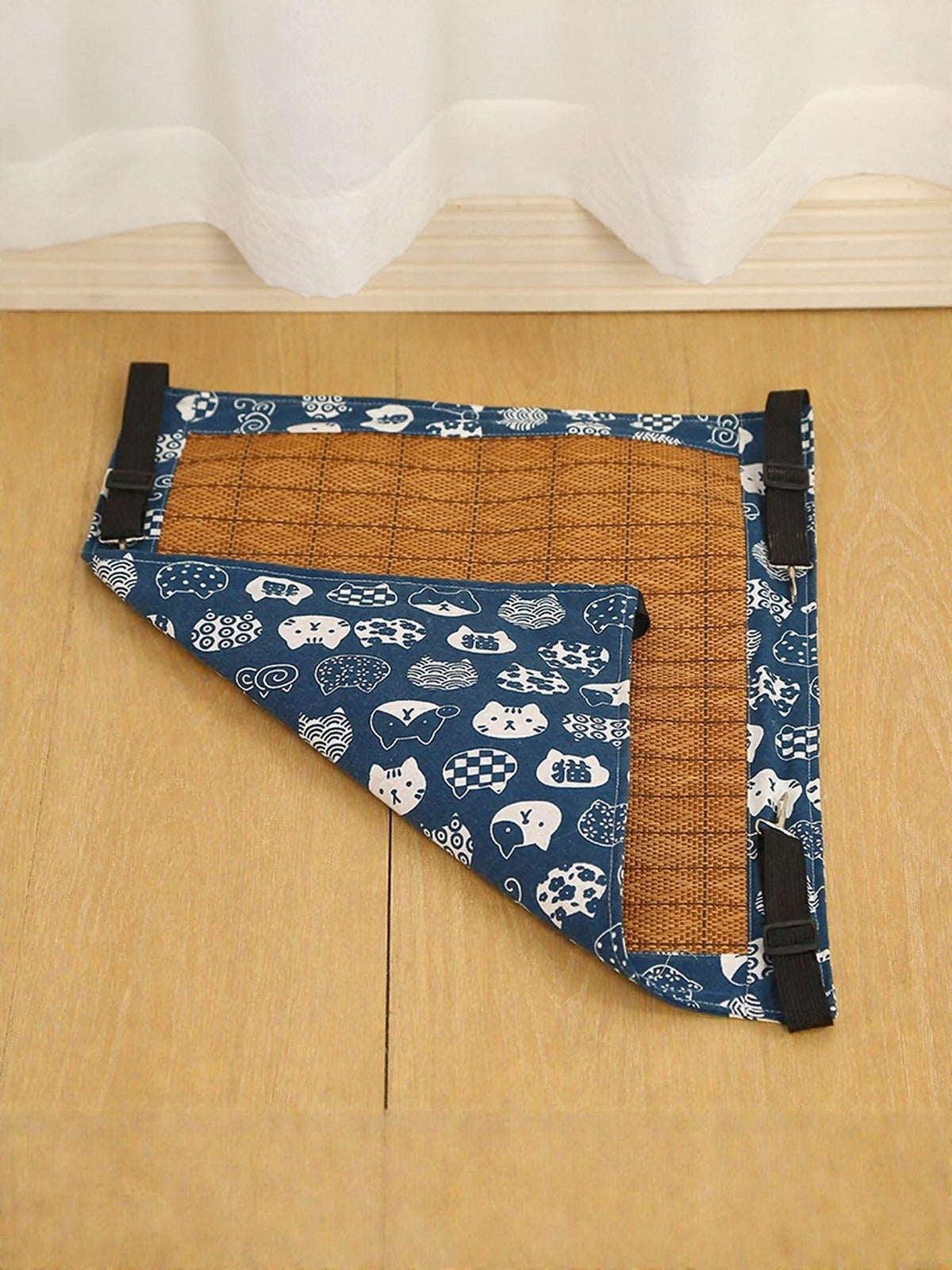Comfortable Hanging Pet Hammock with Adjustable Straps - Lilixa.store