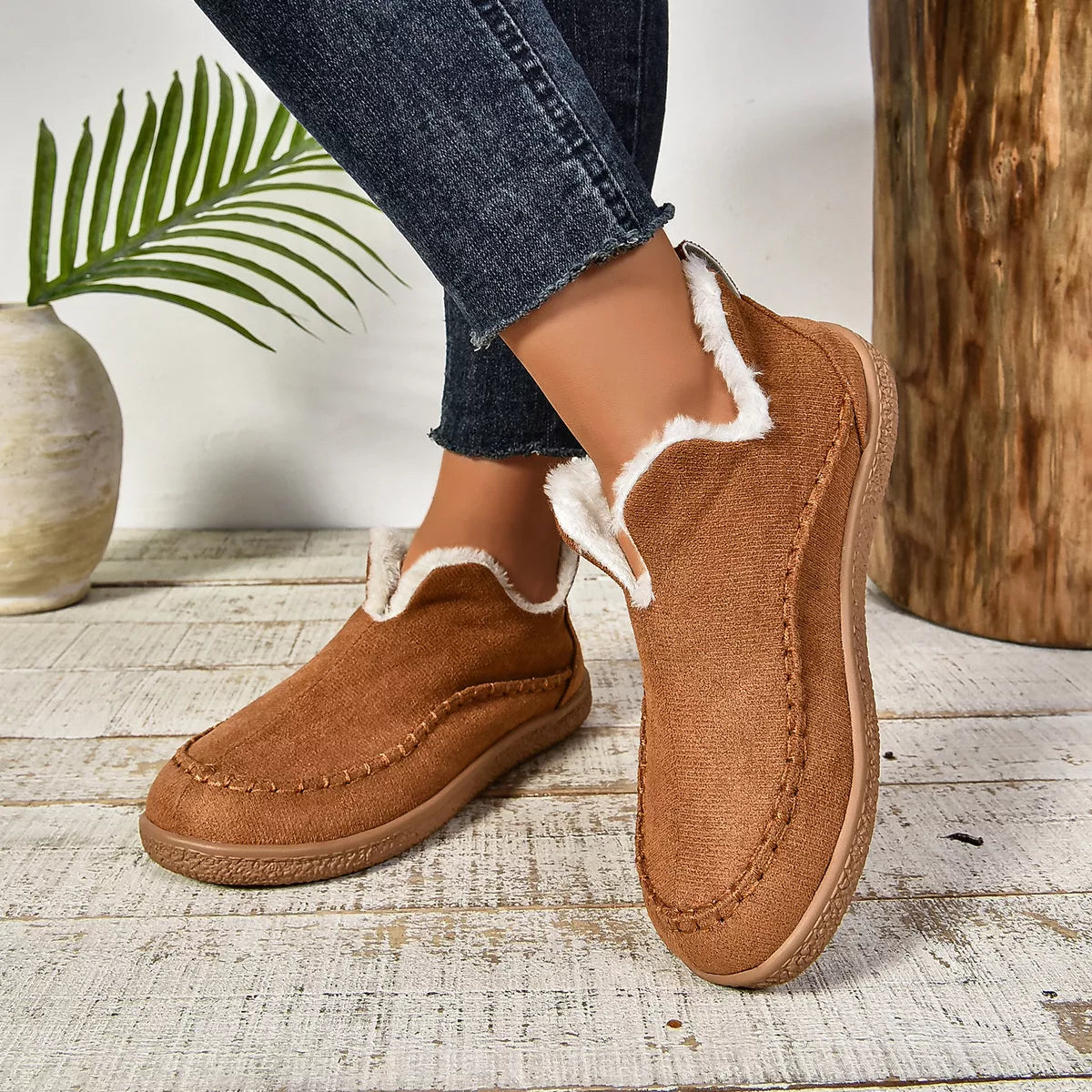 Round Toe Plush Lined Shoes - Lilixa.store
