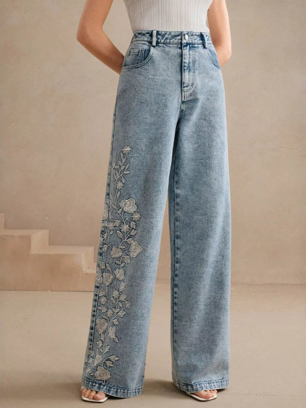 Embroidered Wide-Leg Jeans - Lilixa.store