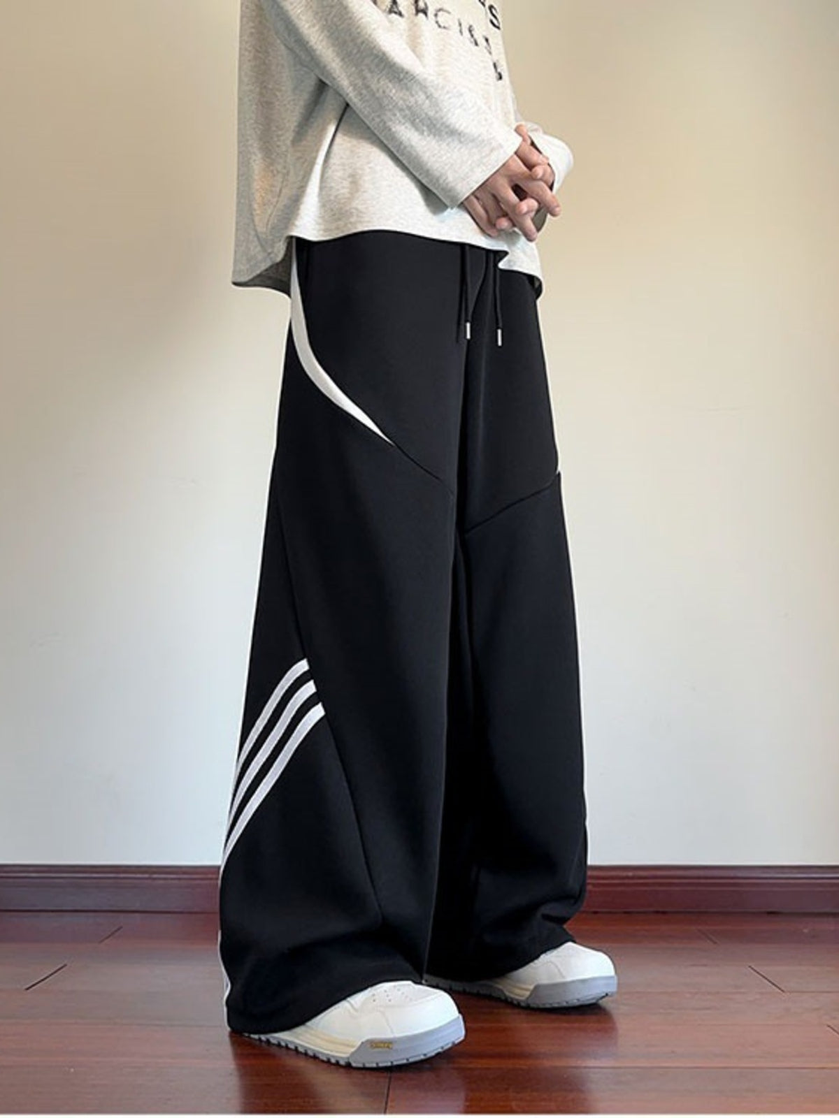 Men's Plus Size Wide Leg Casual Sweatpants with Stripe Detail, view 2