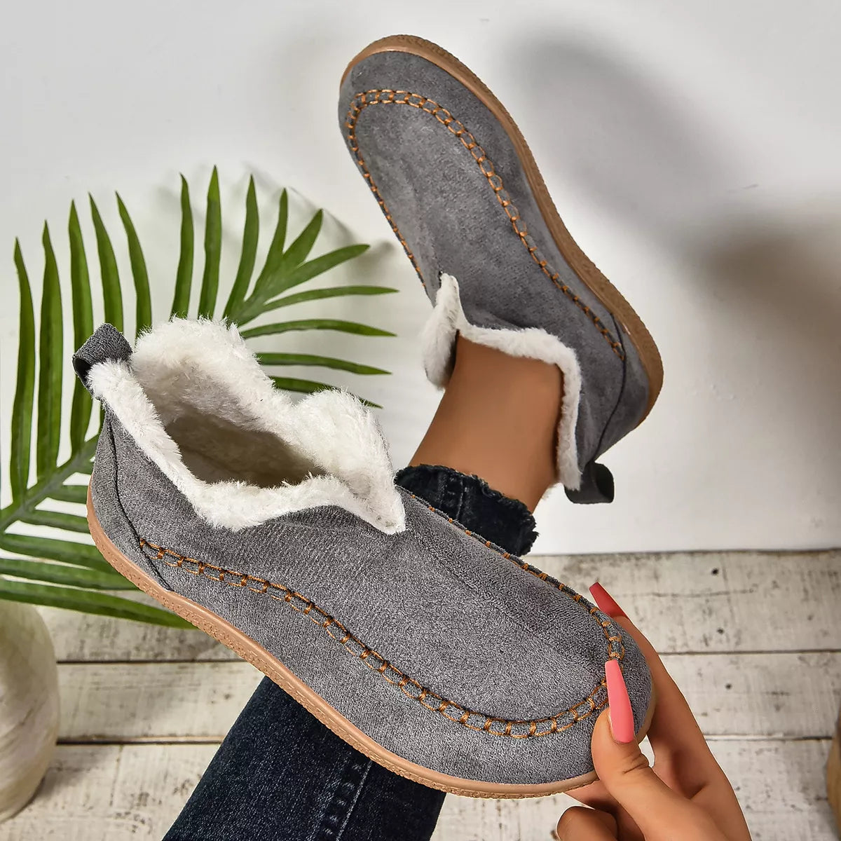 Round Toe Plush Lined Shoes - Lilixa.store