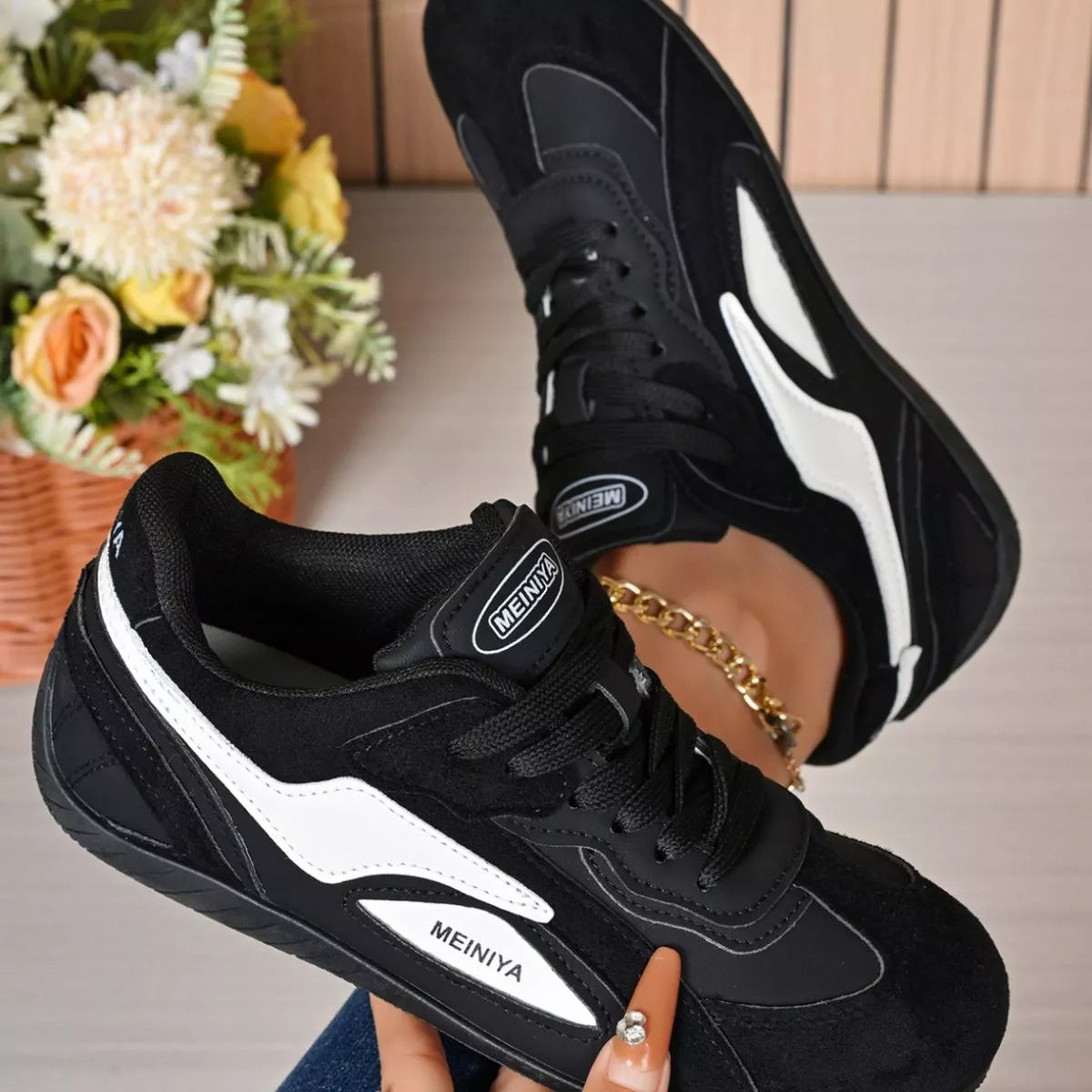 Round Toe Lace Up Sneakers - Lilixa.store